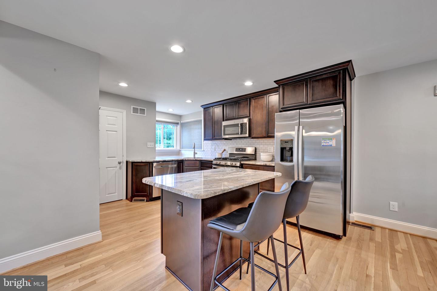 801 Judy Ln — photo