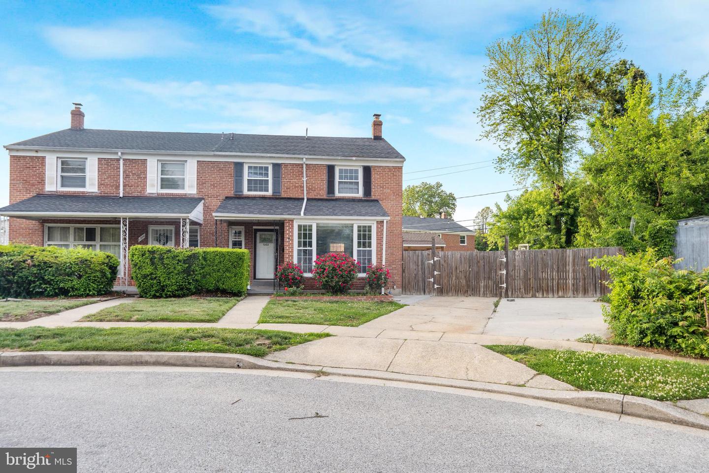 1302 Crownfield Ct — photo