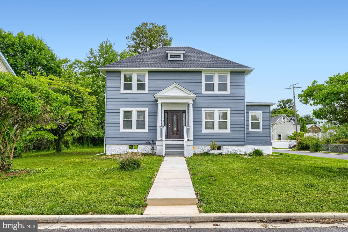 100 Clarendon Ave — photo