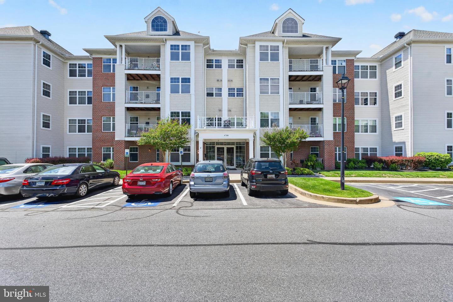 4500 Chaucer Way #101 — photo