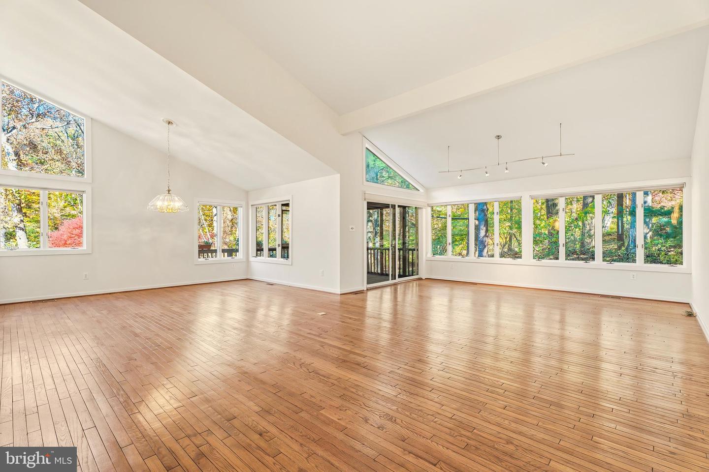 2 Riderwood Sta — photo