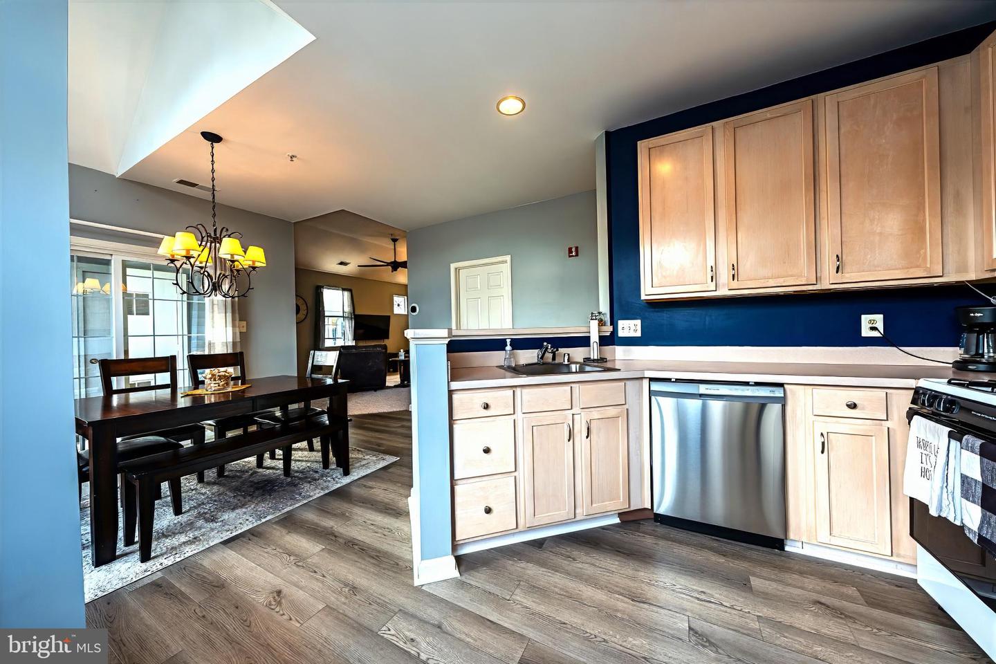 5000 Hollington Dr #301 — photo