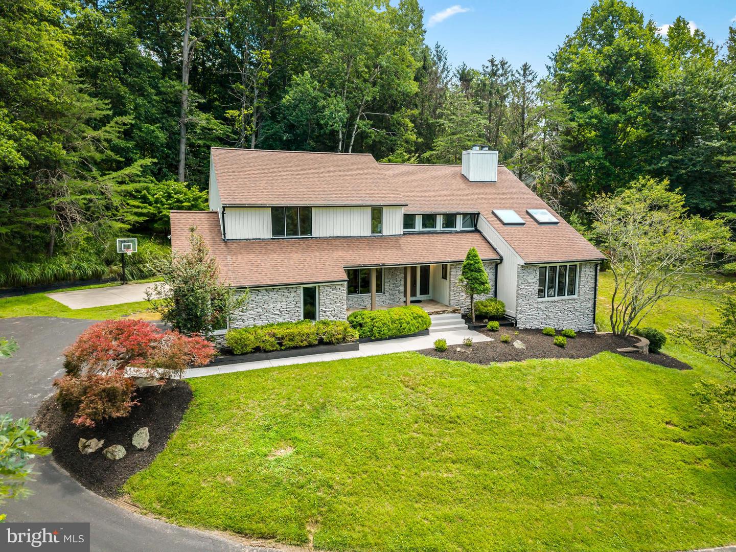 2318 Shaded Brook Dr — photo