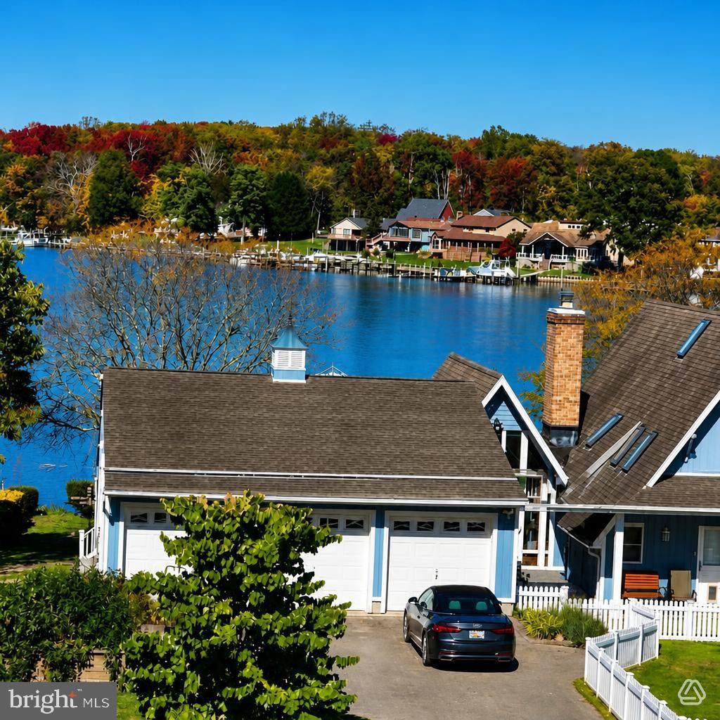 2220 Silver Lane Rd — photo