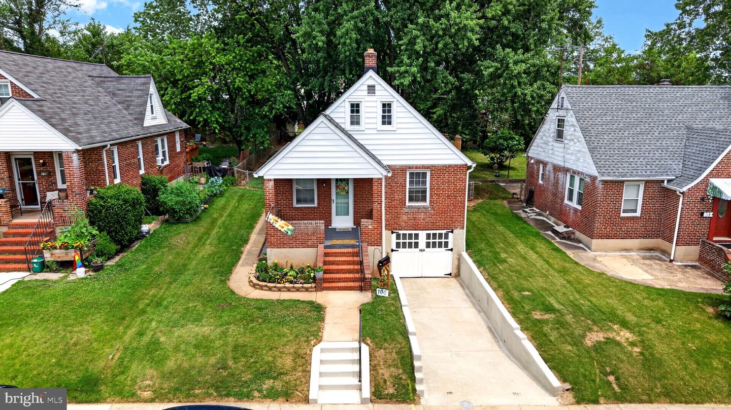 104 W Elm Ave — photo