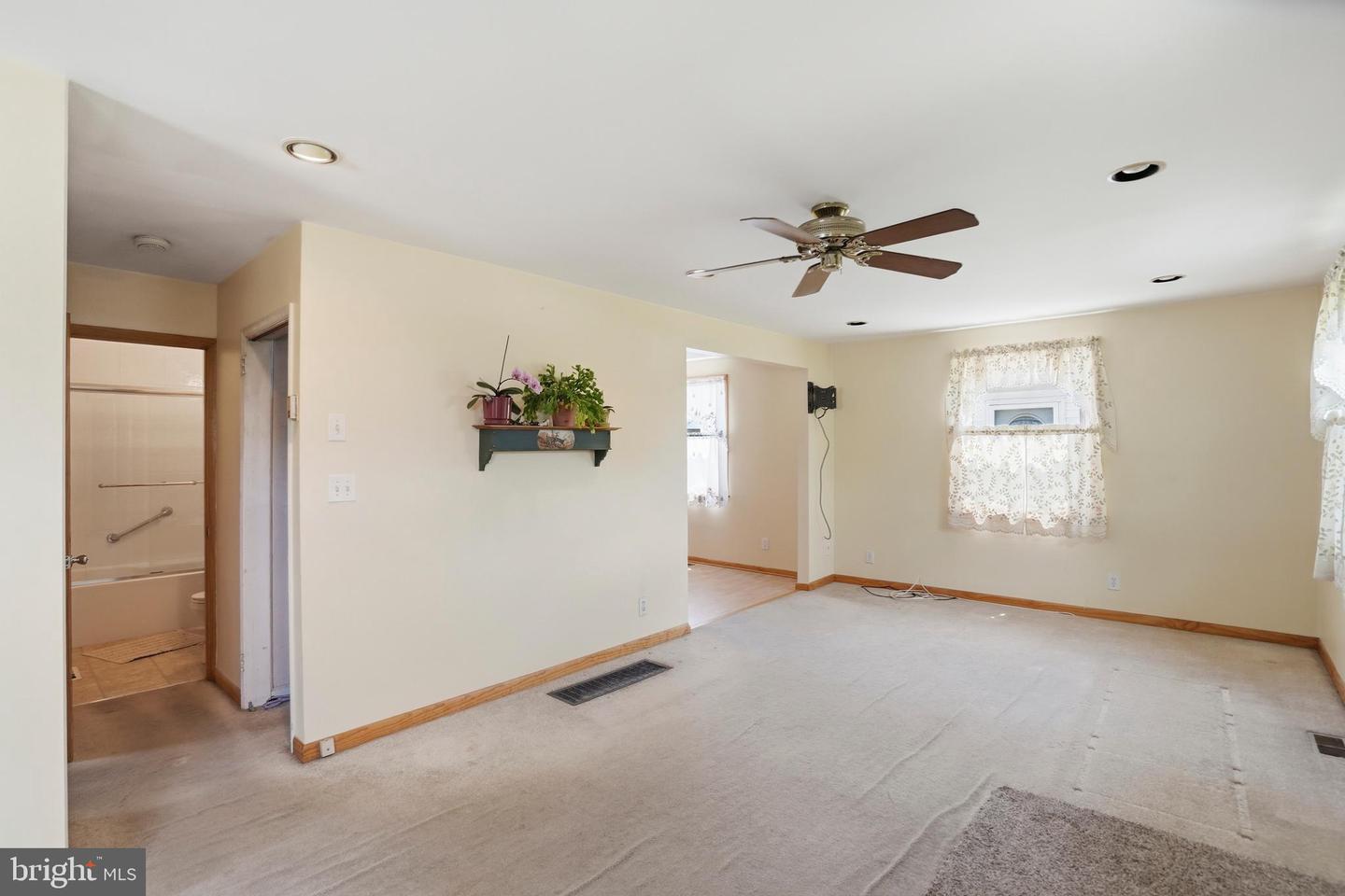 8240 Longpoint Road, Baltimore, MD 21222 — photo 3