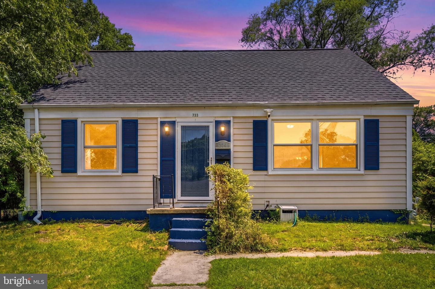 733 Leafydale Ter — photo