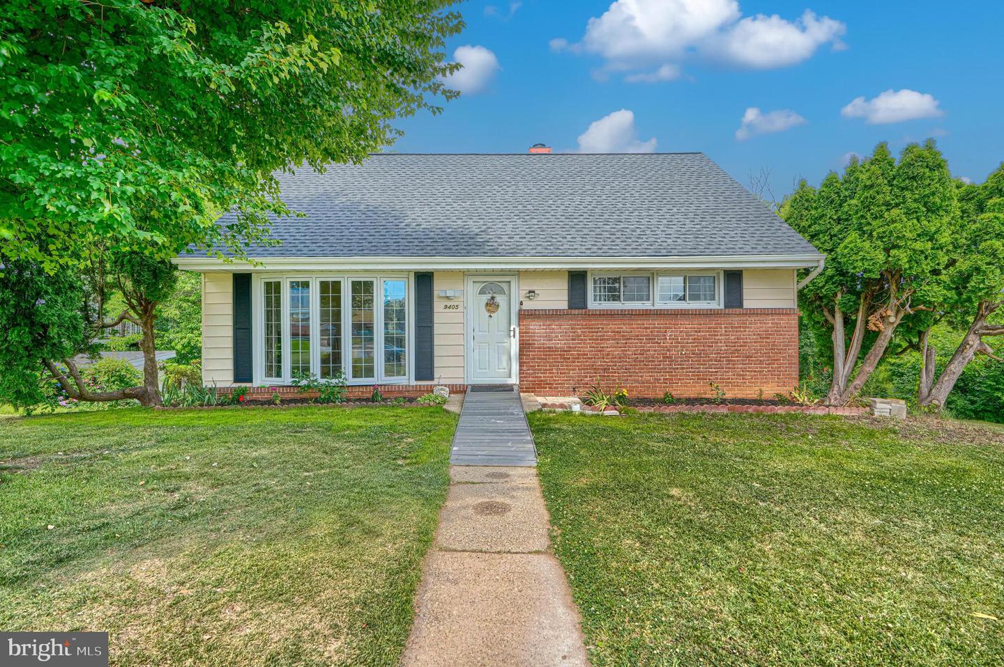 9405 Thornewood Ct — photo