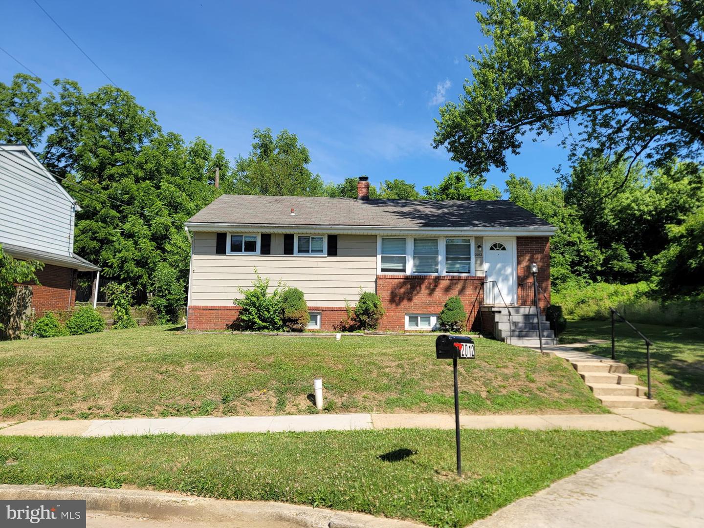 2012 Royal Garden Dr — photo