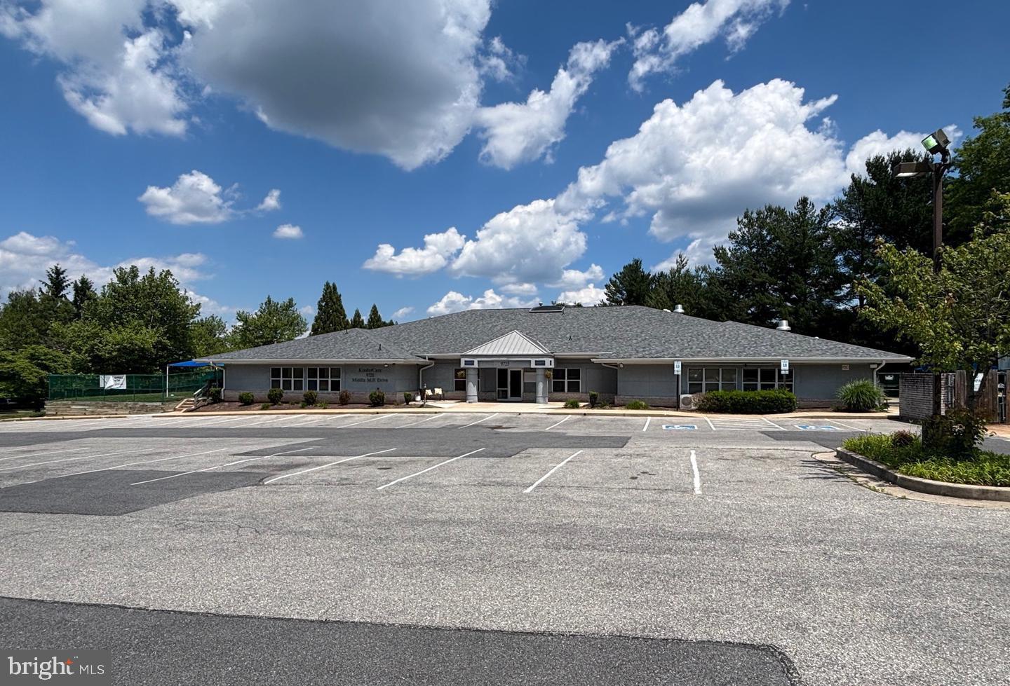4401 Silverbrook Ln #B101 — photo