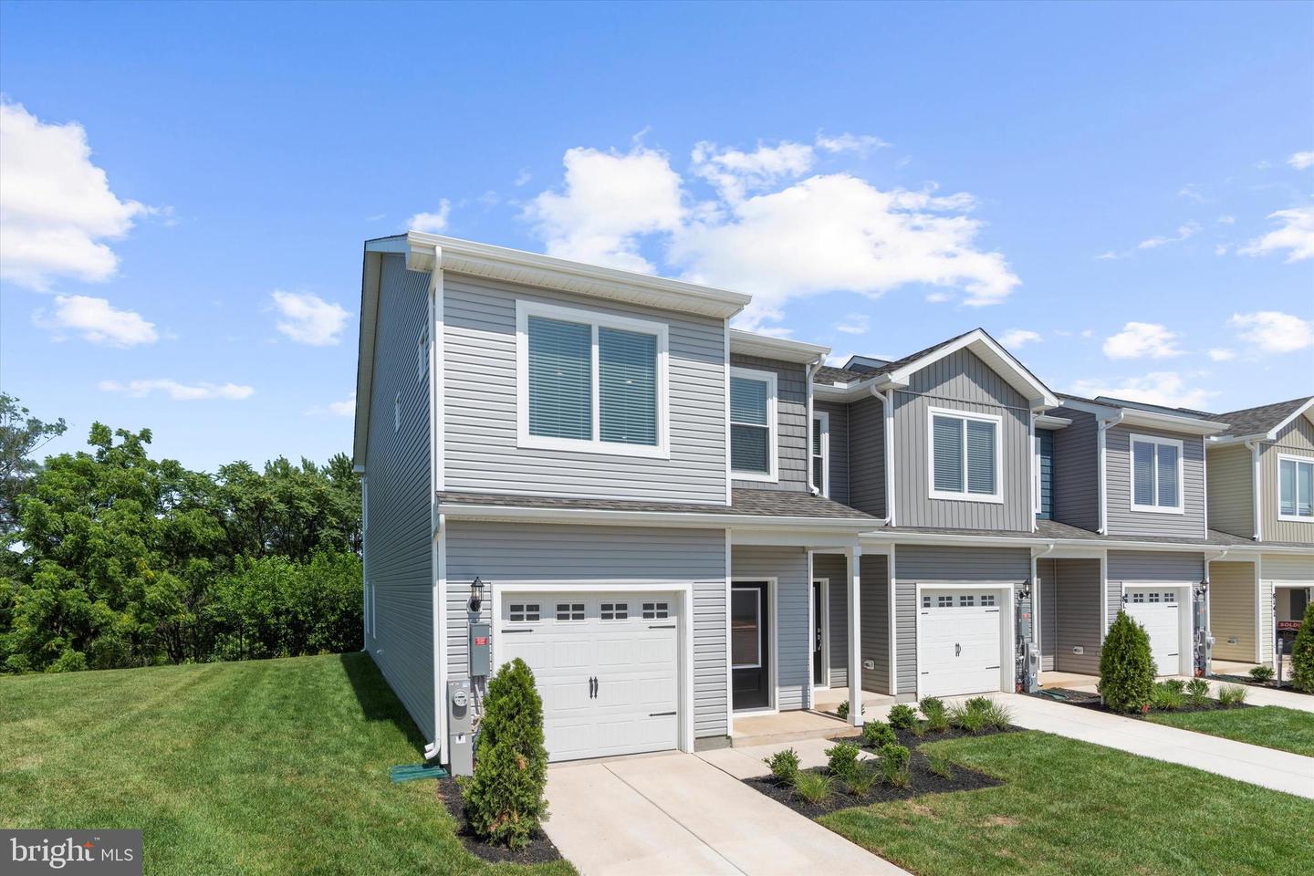 8101 Bartholomew Ct — photo