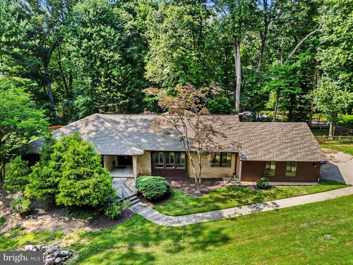 2306 Caves Rd — photo