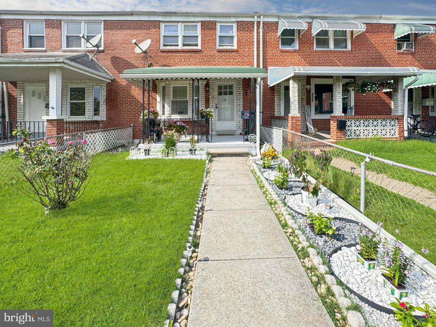 806 Arncliffe Rd — photo