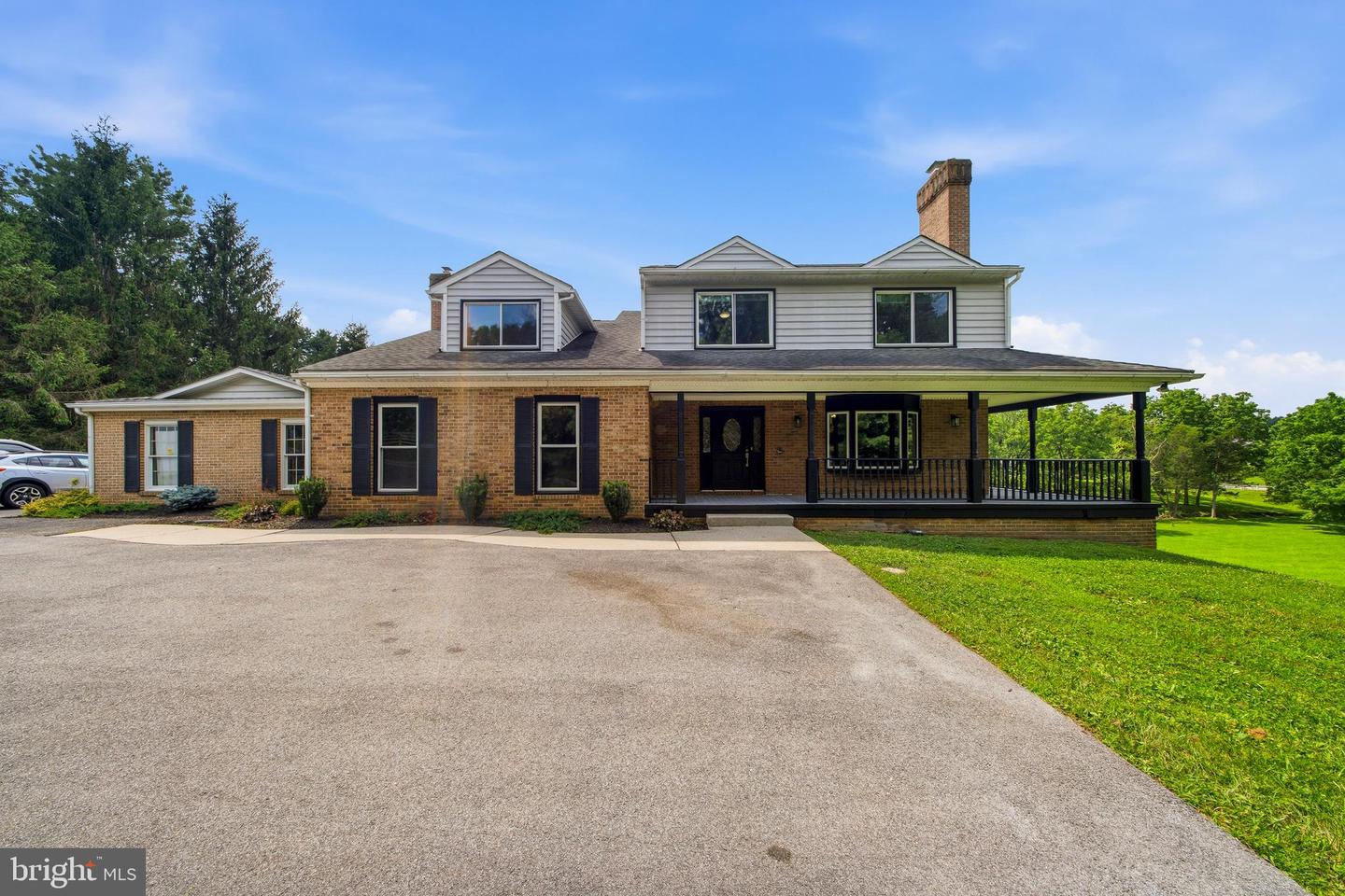 12424 Falls Rd — photo