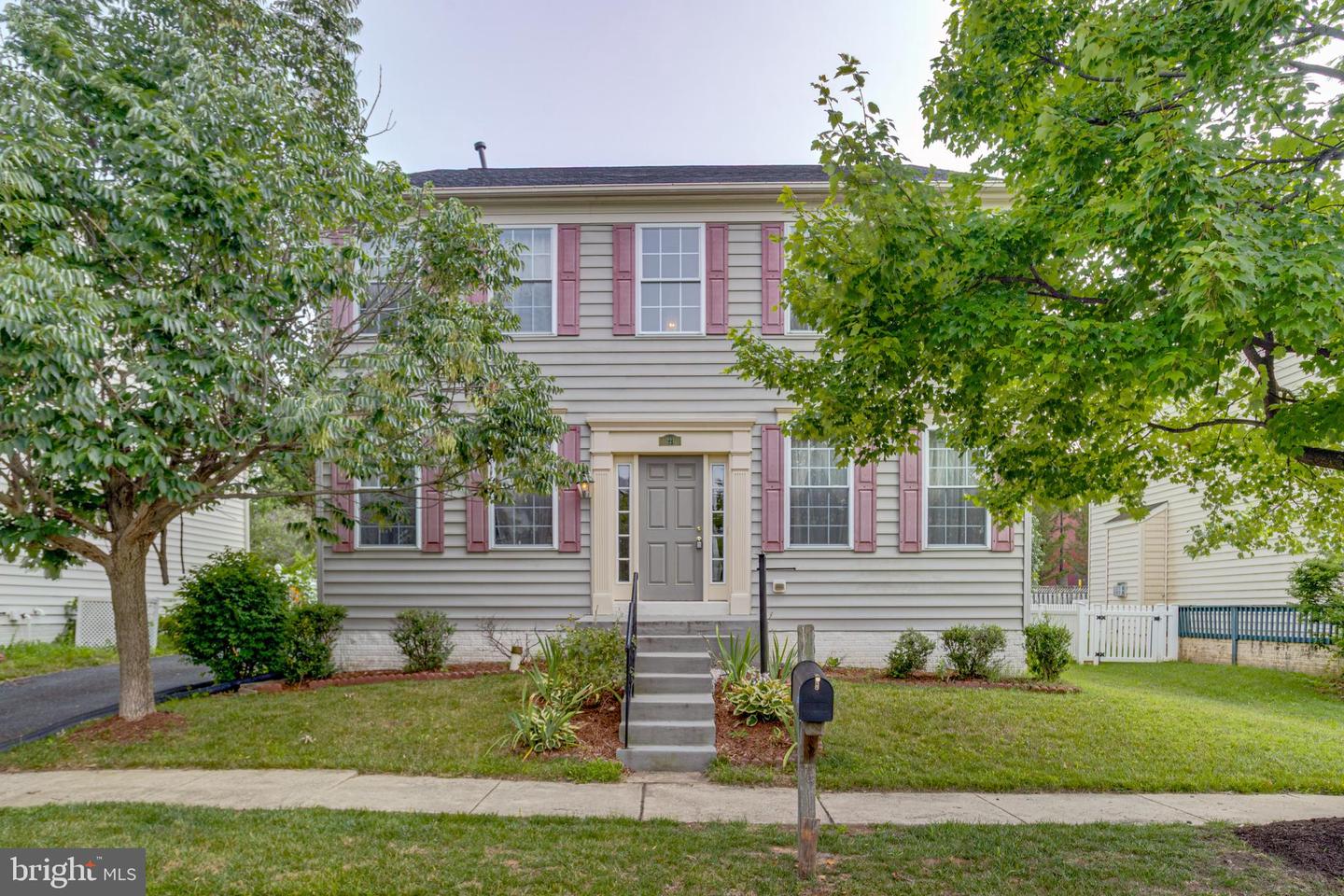 221 Seamaster Rd — photo