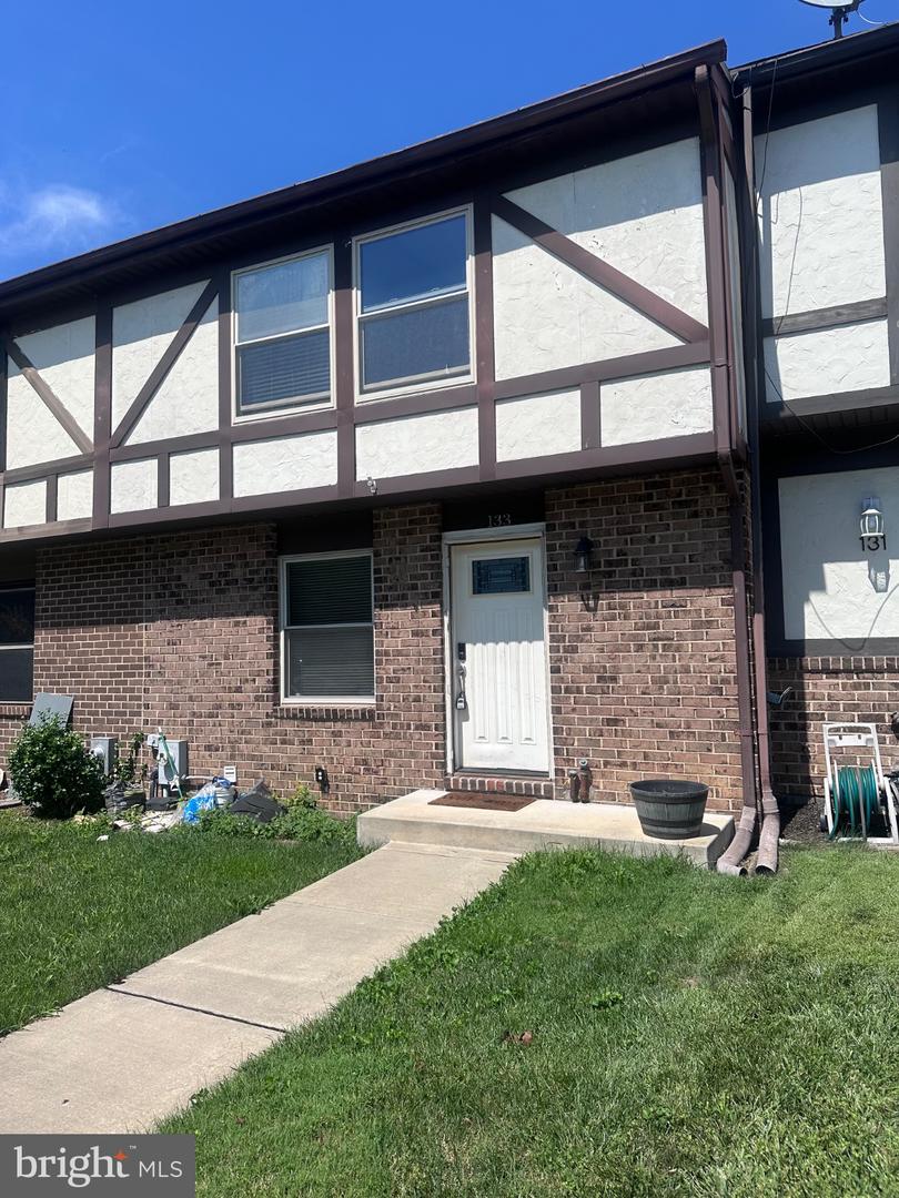 133 Bourbon Ct — photo