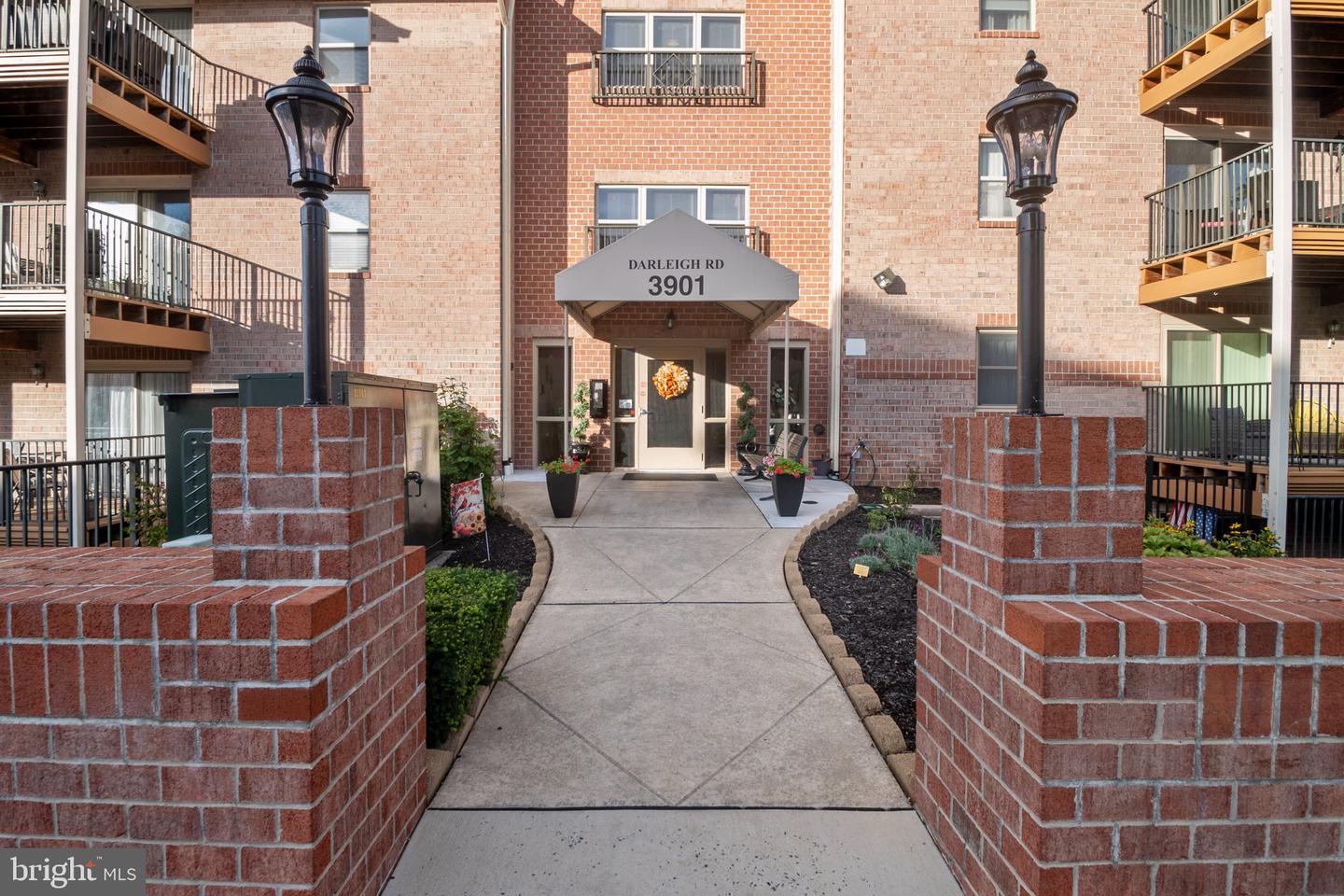 3901 Darleigh Rd #2H — photo