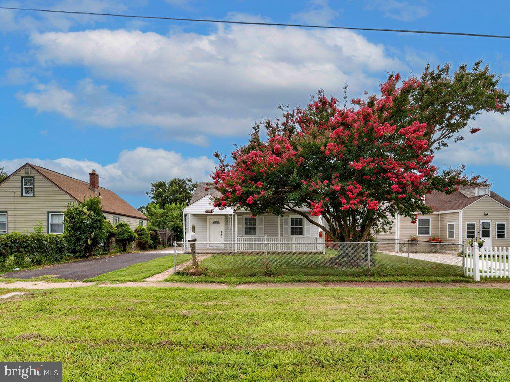 8217 Dundalk Ave — photo