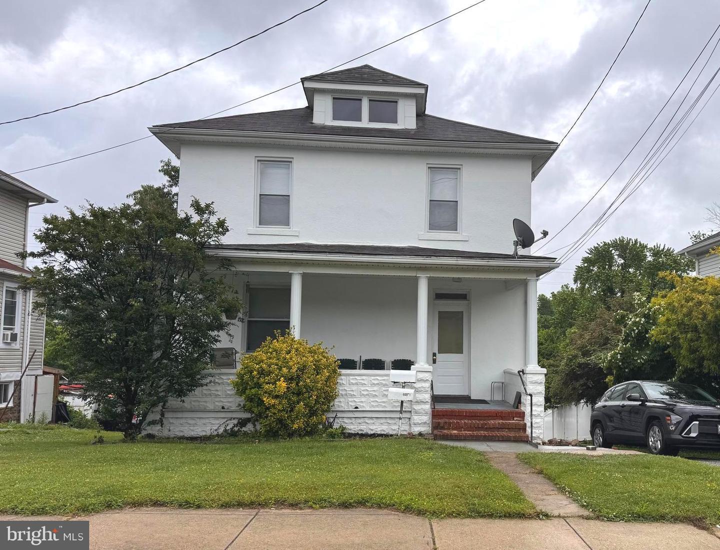4409 Leeds — photo