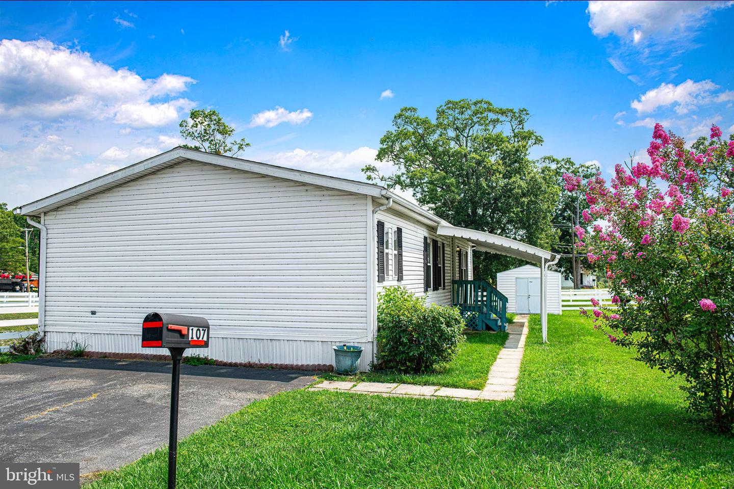107 Lariat Rd — photo