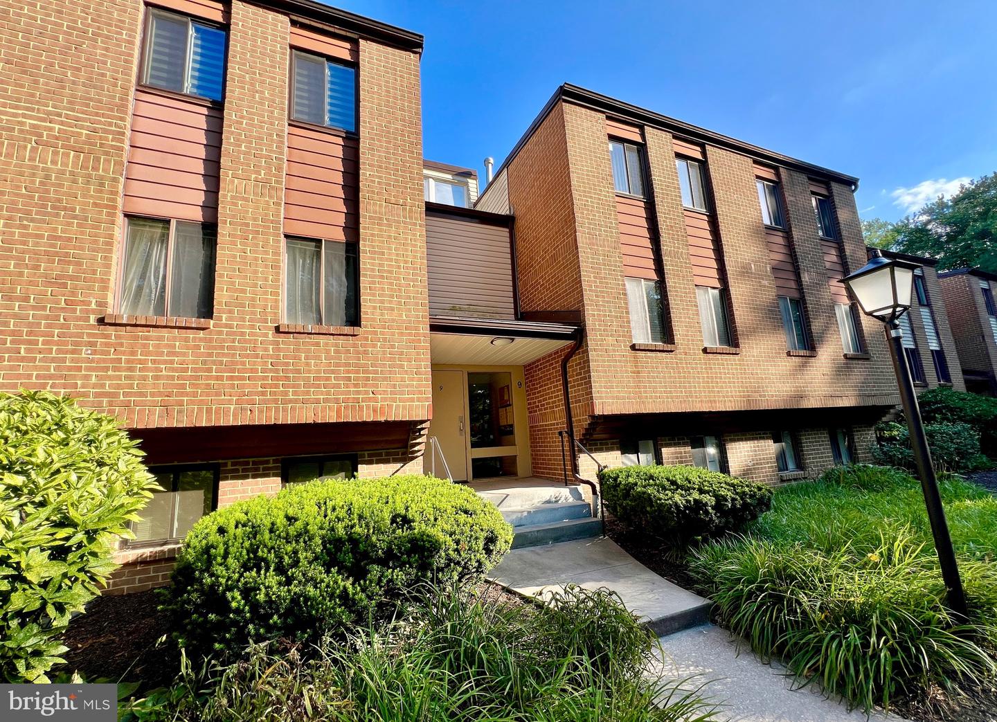 9 Suntop Ct #202 — photo