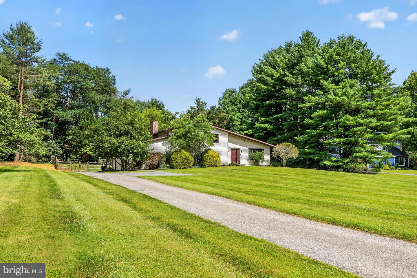 11 Valley Glen Ct — photo