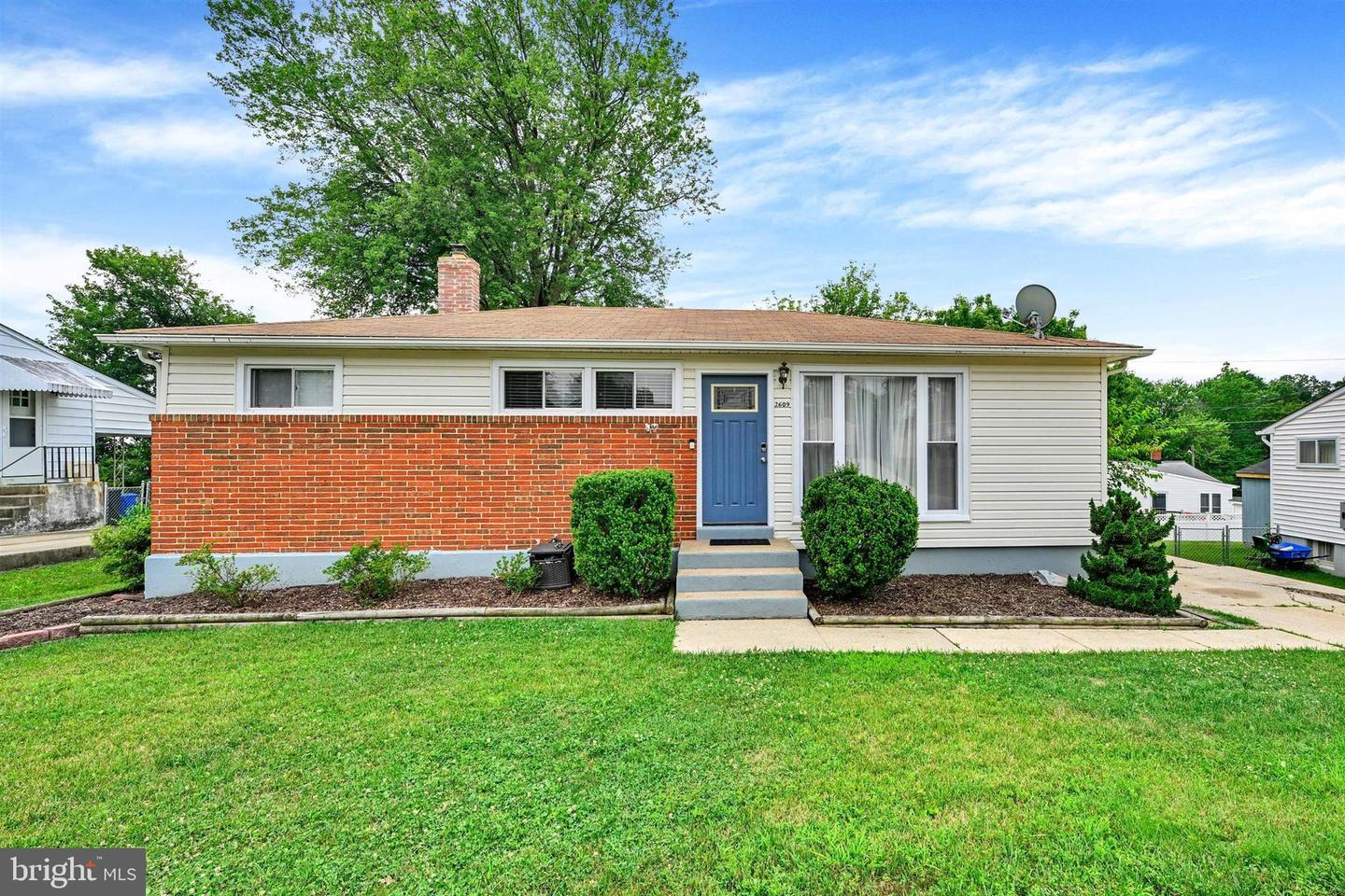 2609 Harwood Rd — photo