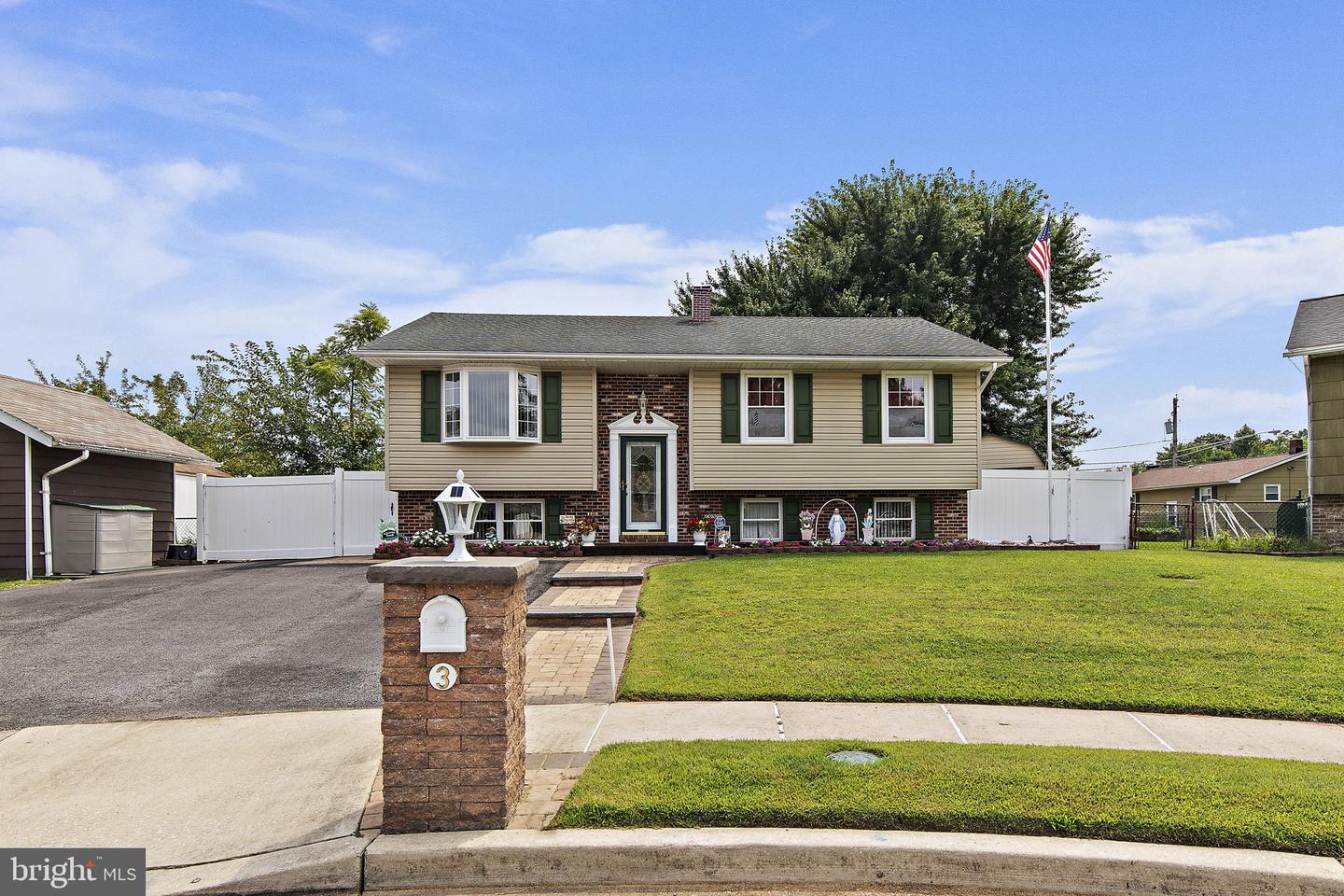 3 Polo Ct — photo