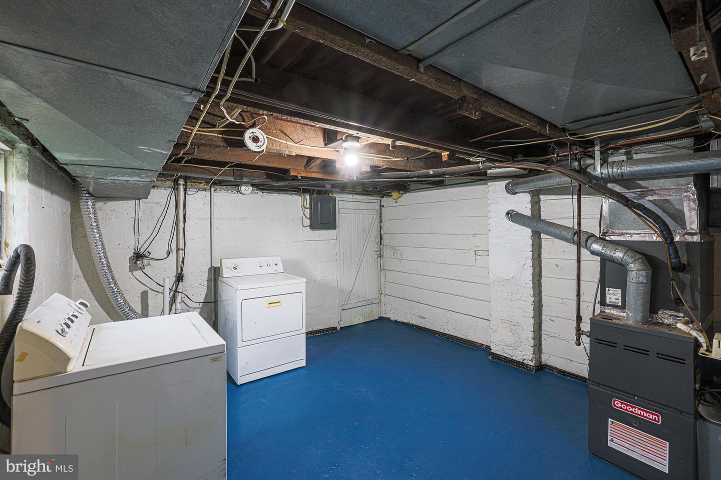 2811 Taylor Ave — photo