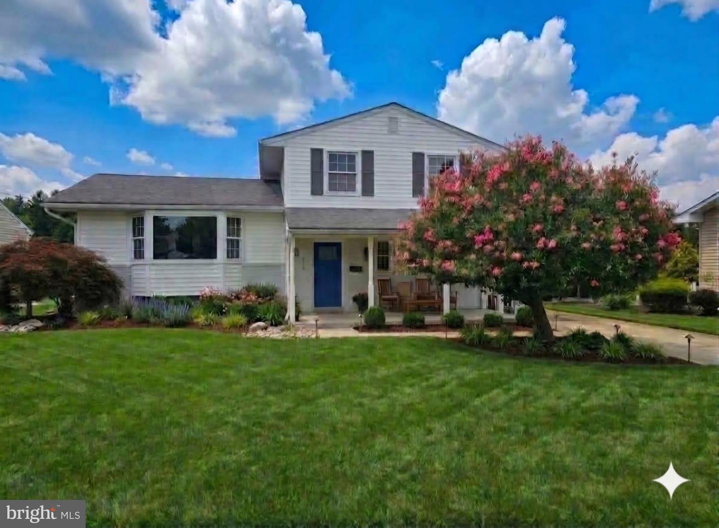 214 Brackenwood Ct — photo