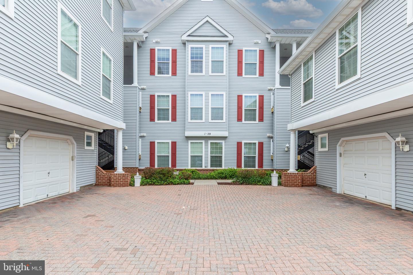5 Hawk Rise Ln #104 — photo