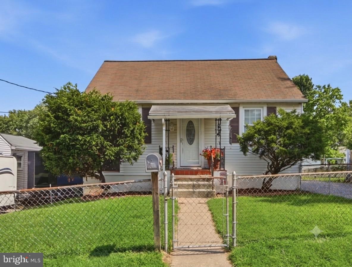 3403 Hopkins — photo