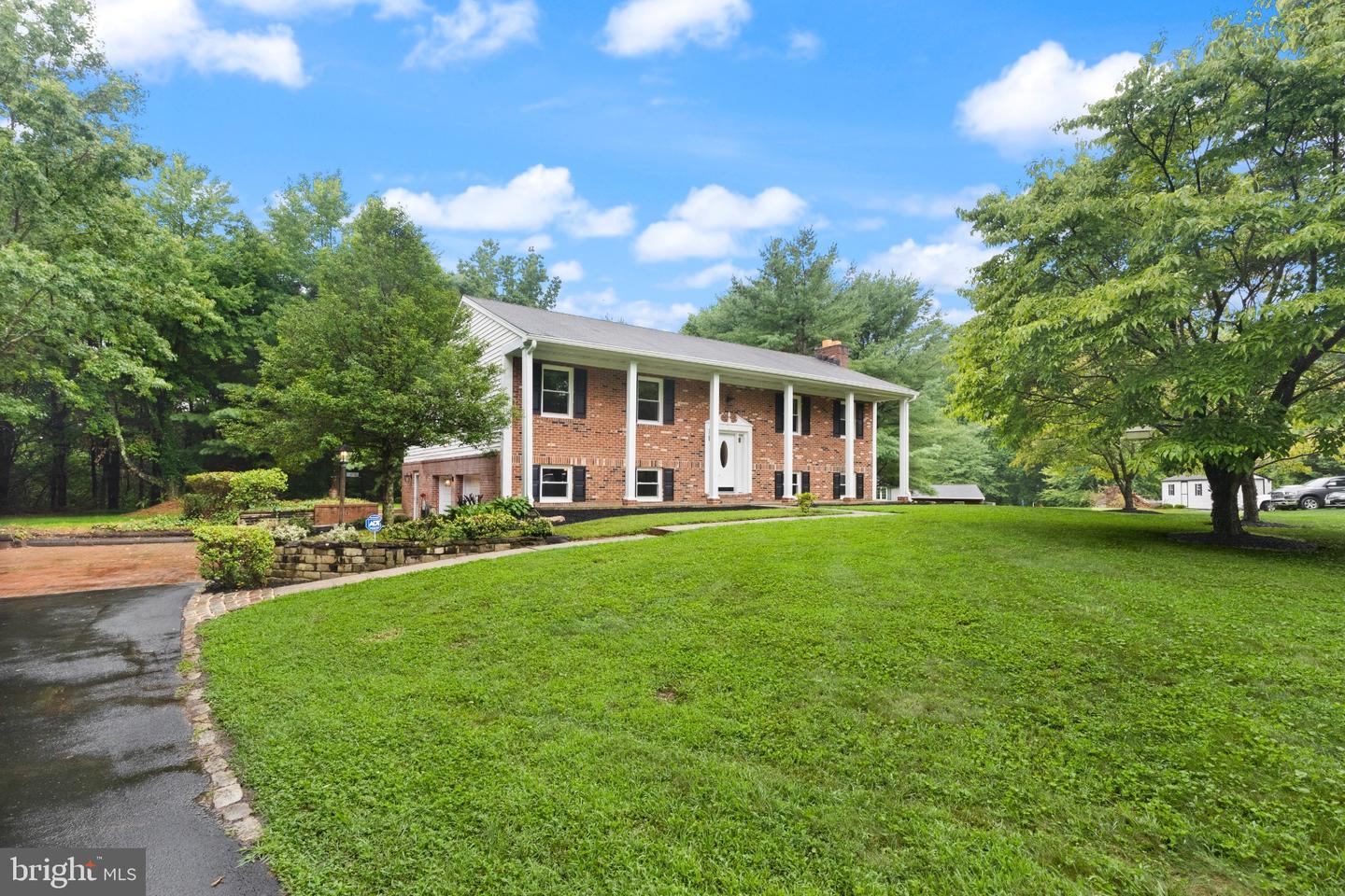11006 Pfeffers Rd — photo