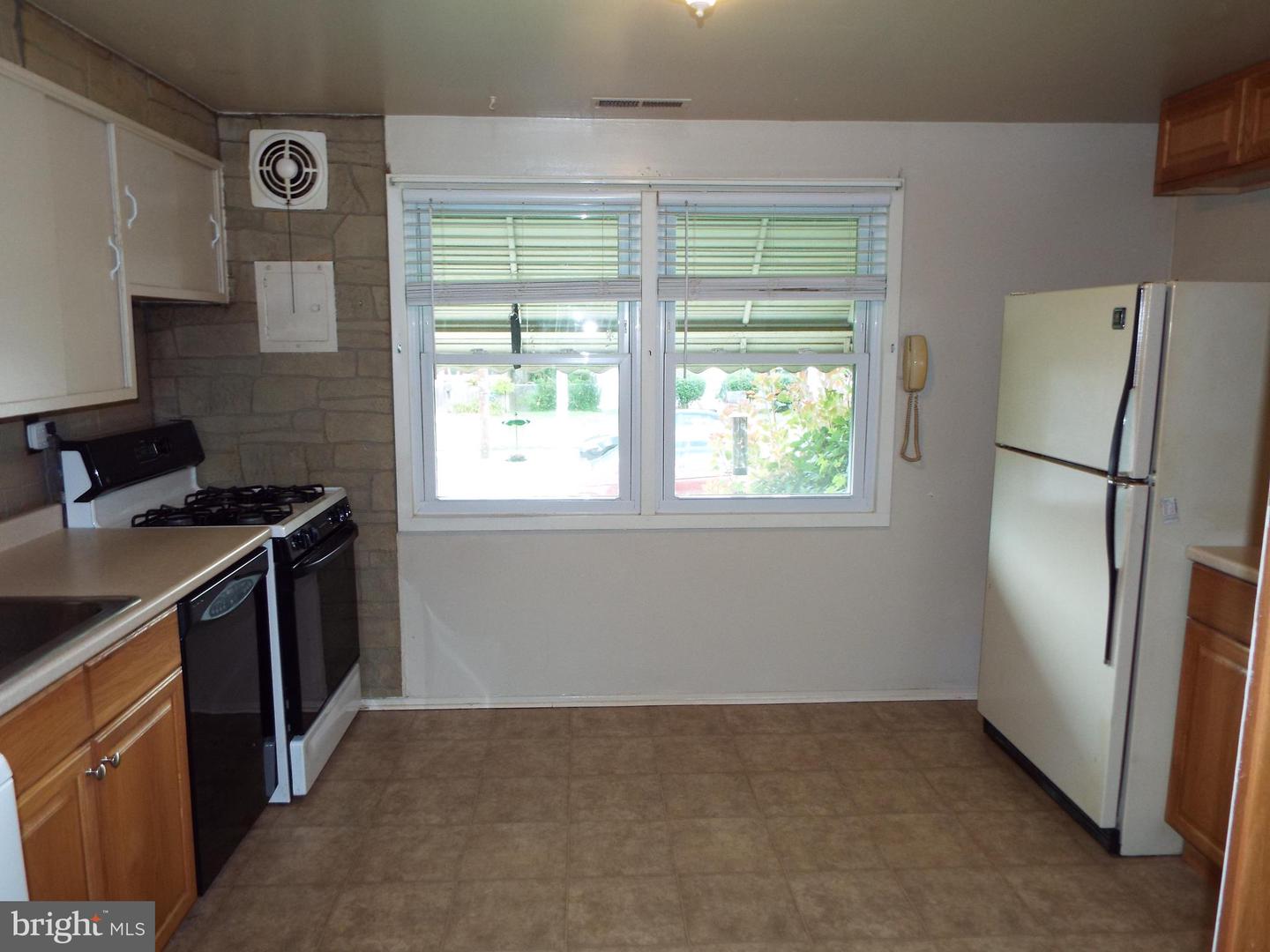 2407 Alma Road, Halethorpe, MD 21227 — photo 3