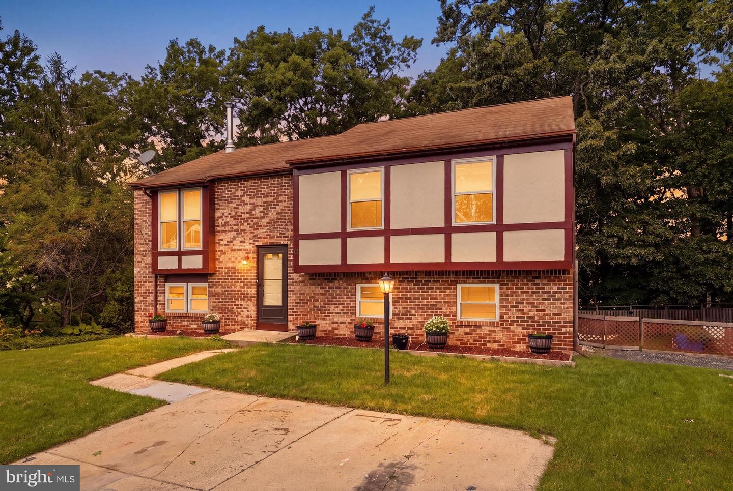 12 Beefwood Ct — photo