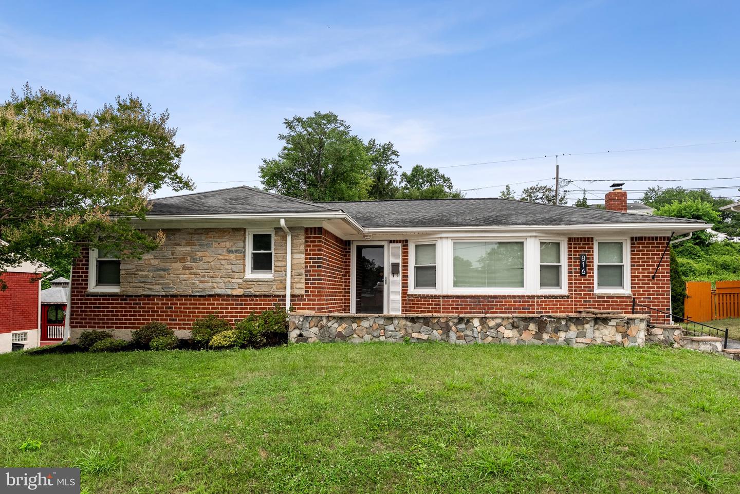 816 Providence Rd — photo