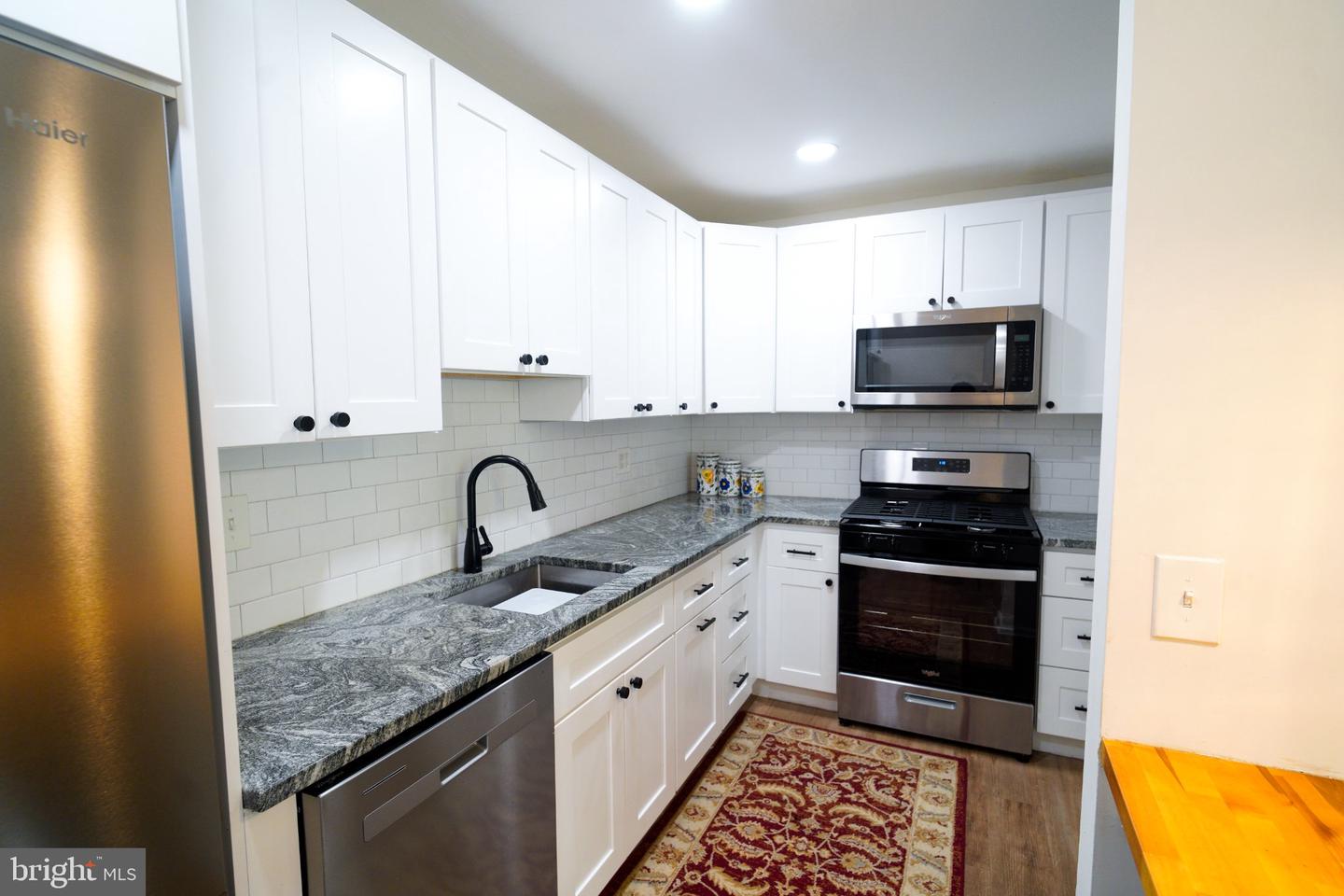 103 Fitz Ct #203 — photo
