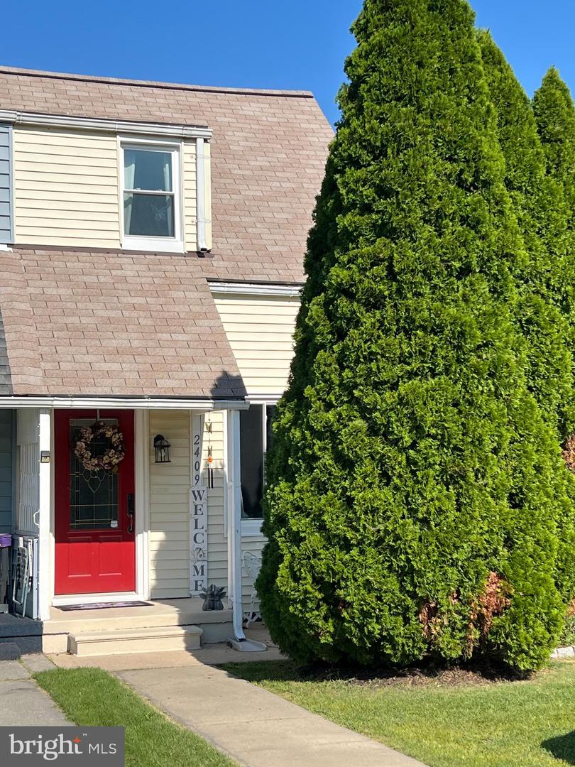 2409 Woodridge Rd — photo