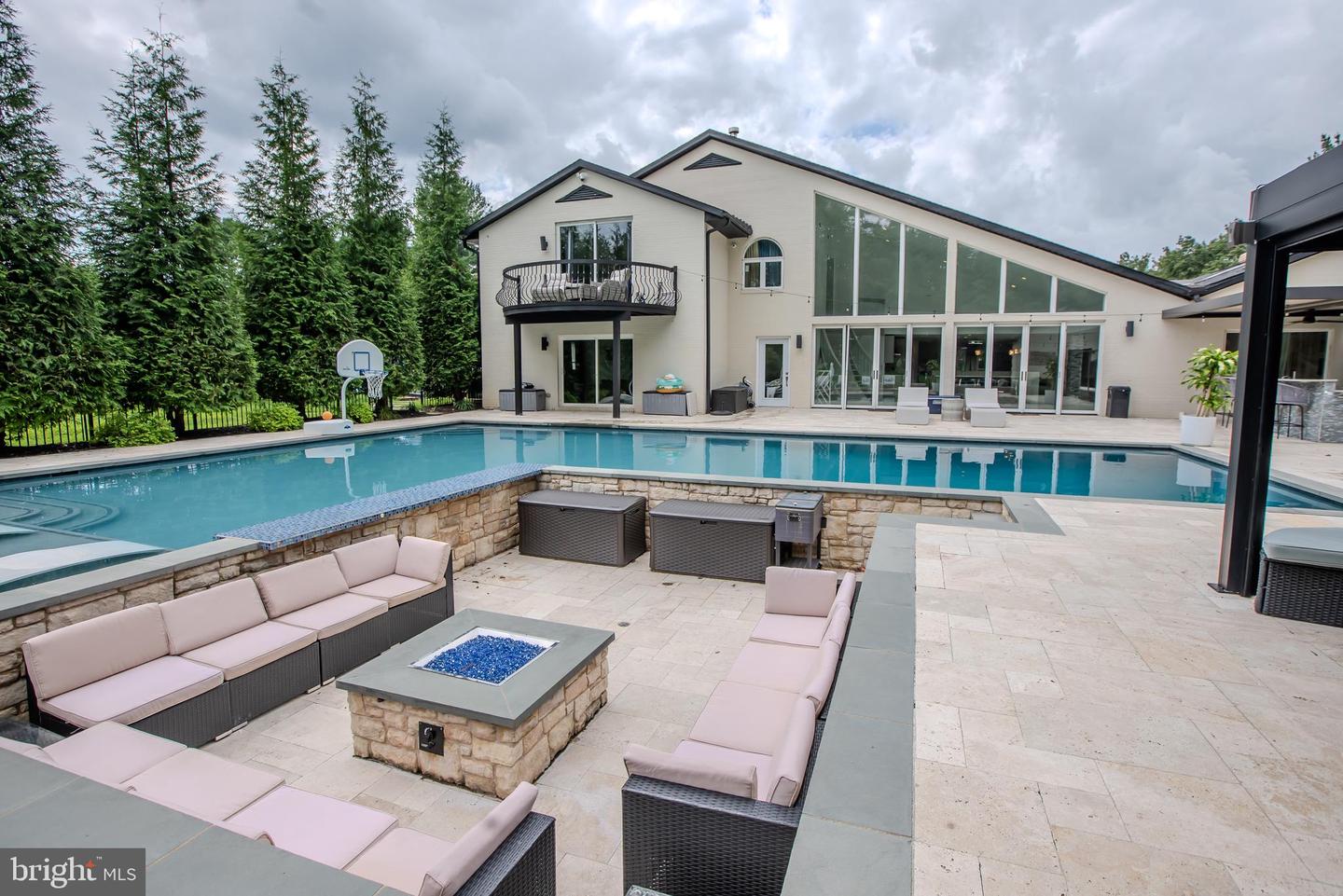 13025 Heil Manor Dr — photo