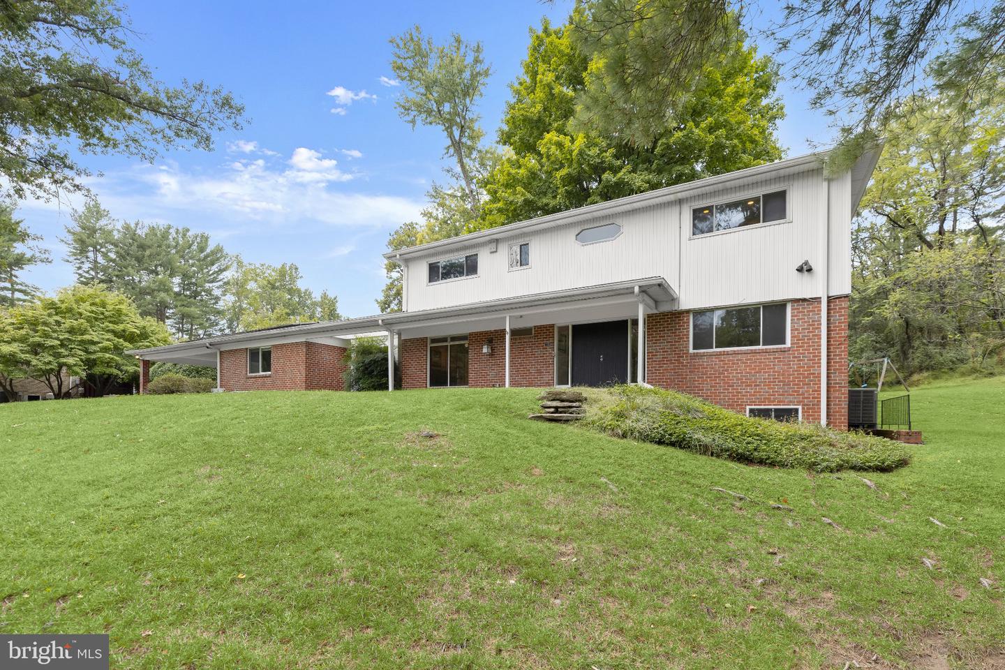 118 Swanhill Ct — photo