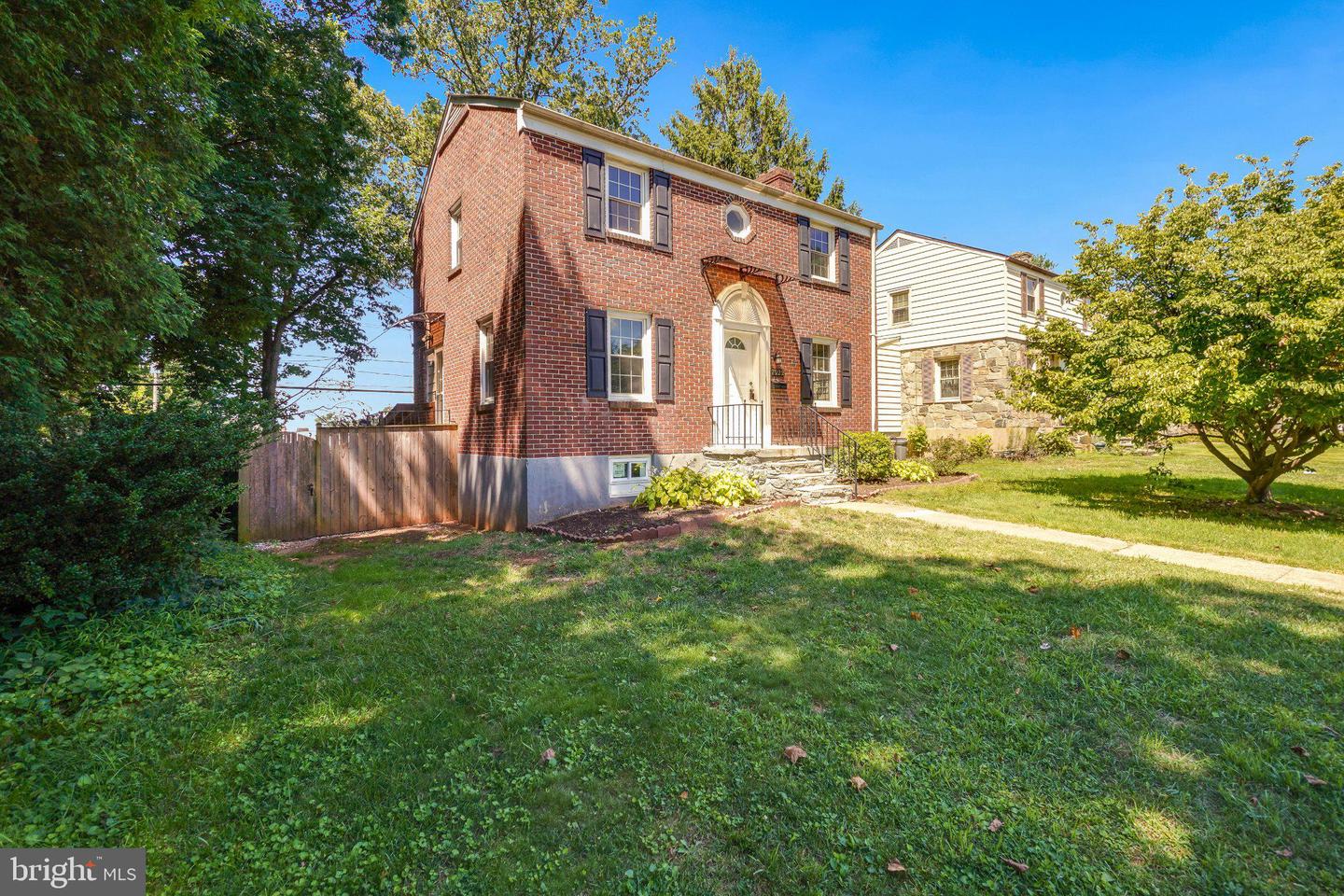 7022 Deerfield Rd — photo