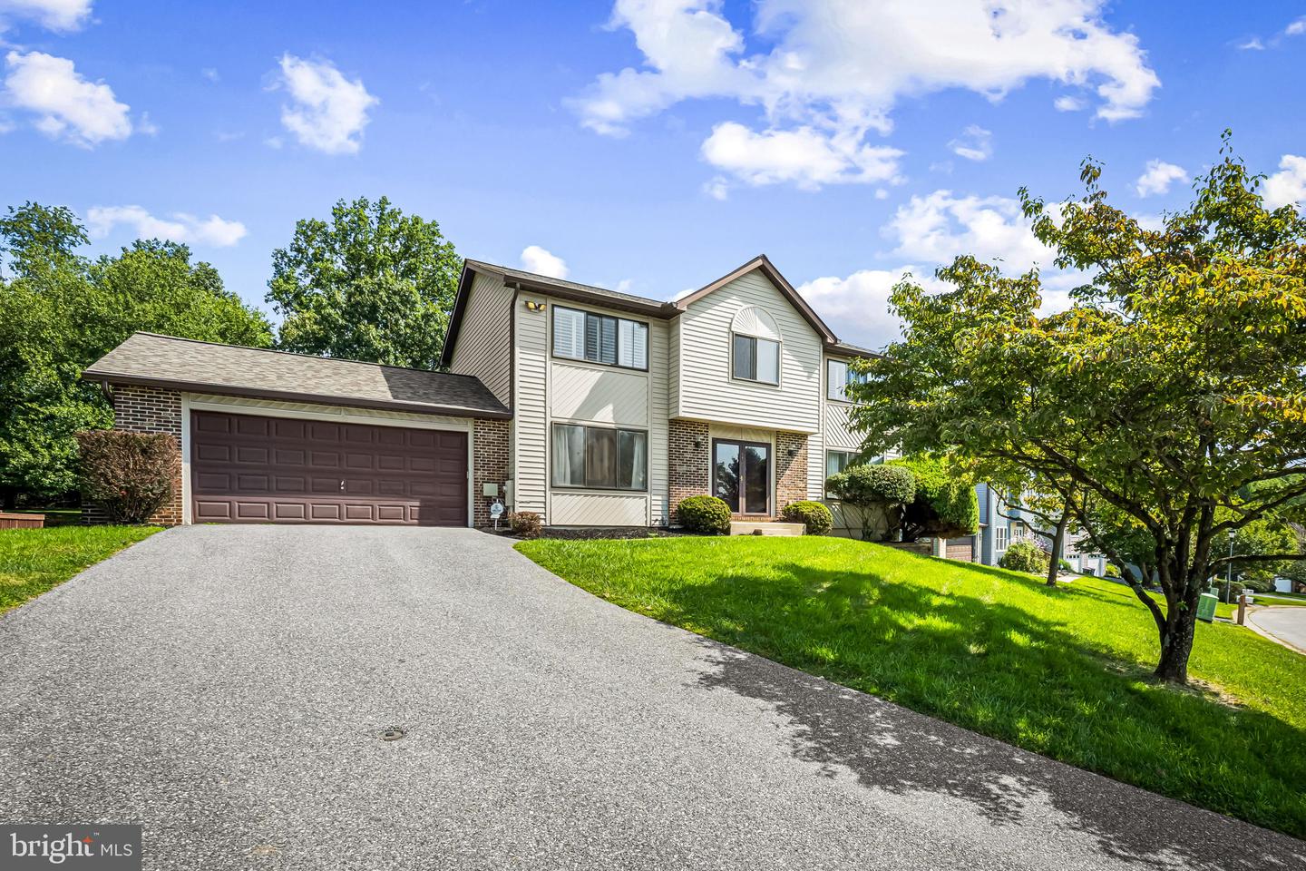 12 Oak Hill Ct — photo