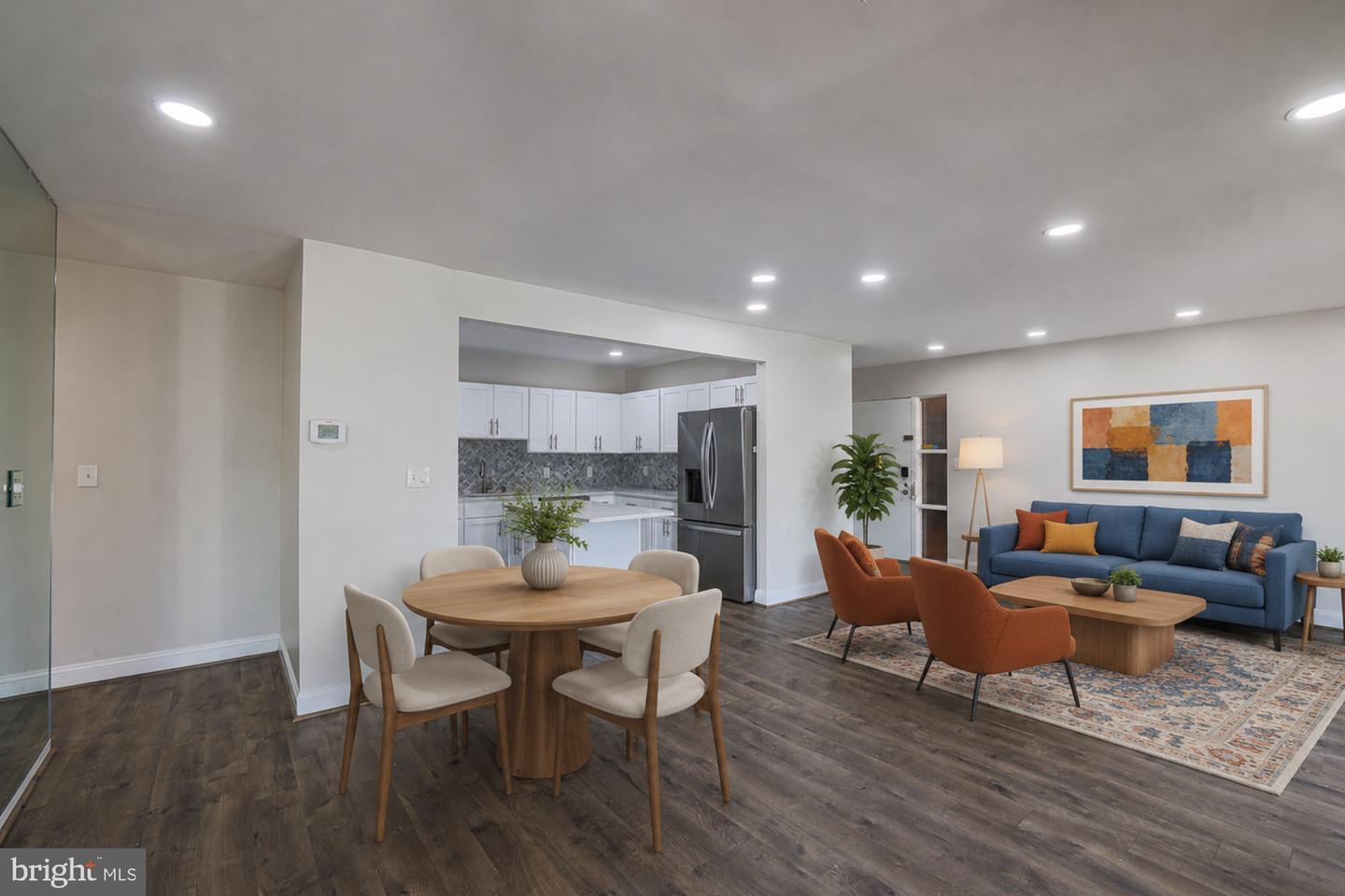 1 Stonehenge Cir #9 — photo