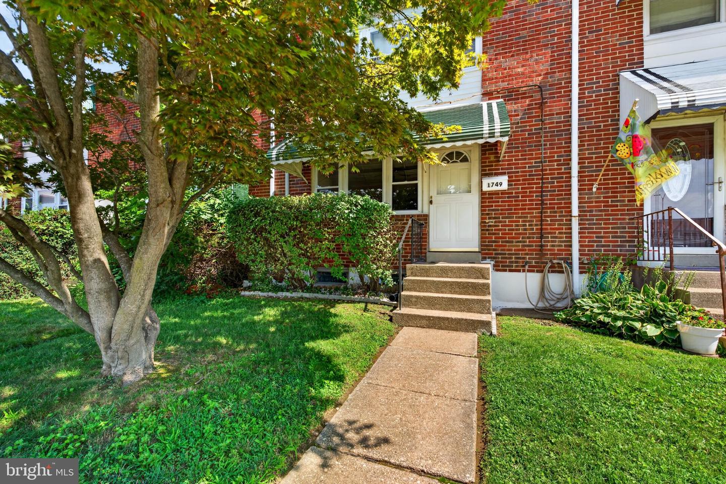 1749 Inverness Ave — photo