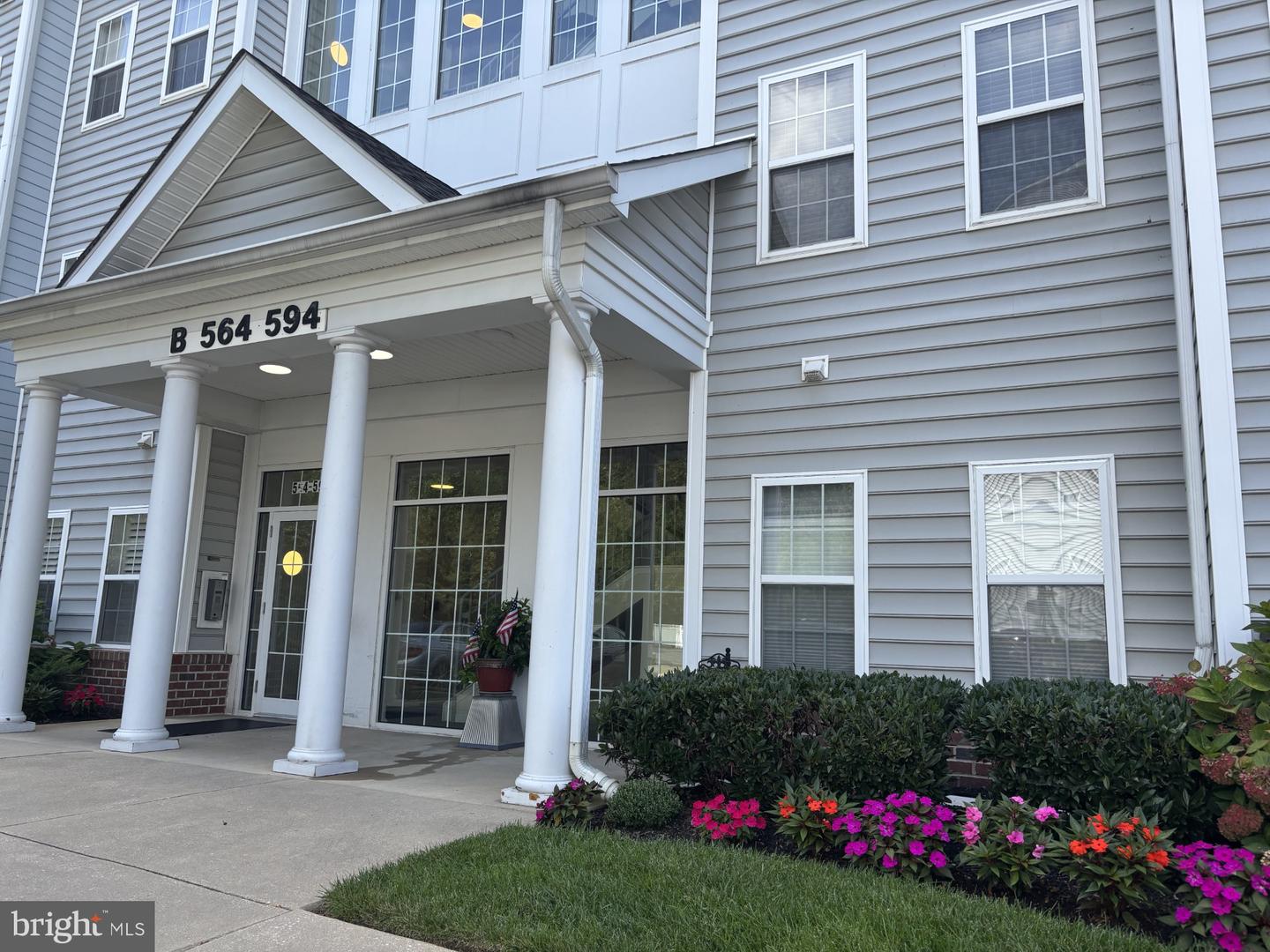 594 Hopkins Landing Dr — photo