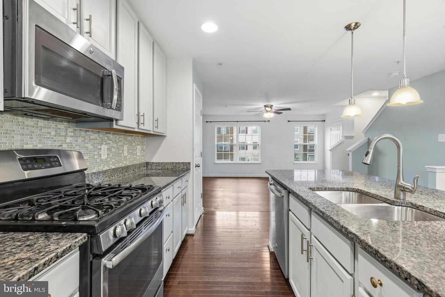 8529 Stansbury Lake Dr — photo