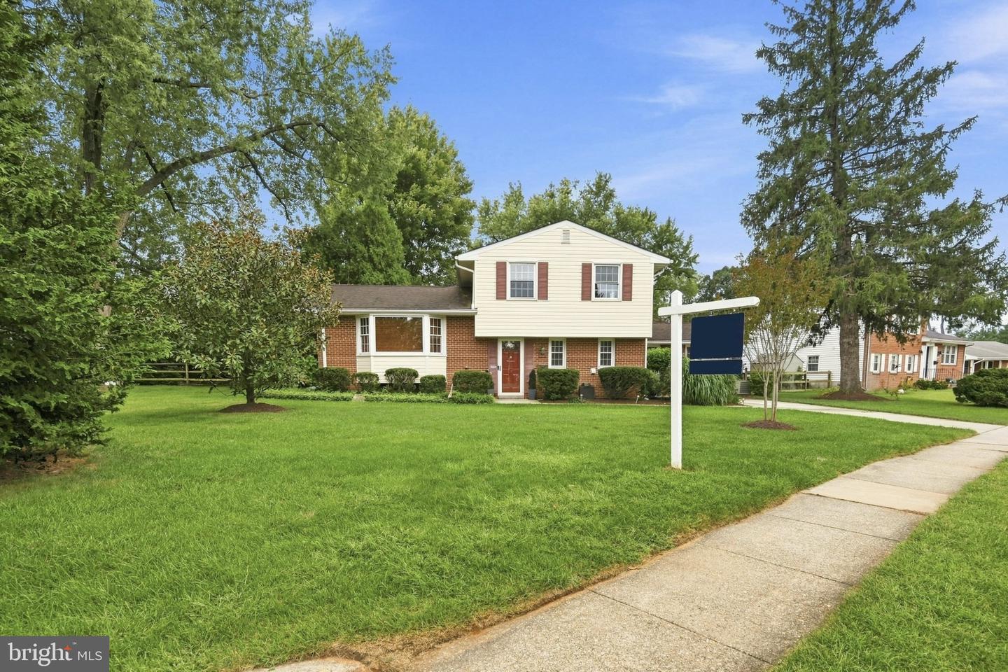 235 Chantrey Rd — photo