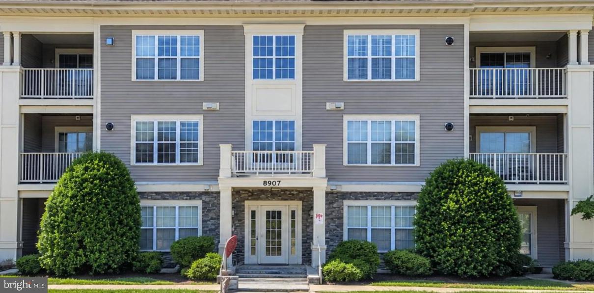 8907 Stone Creek Pl #301 — photo