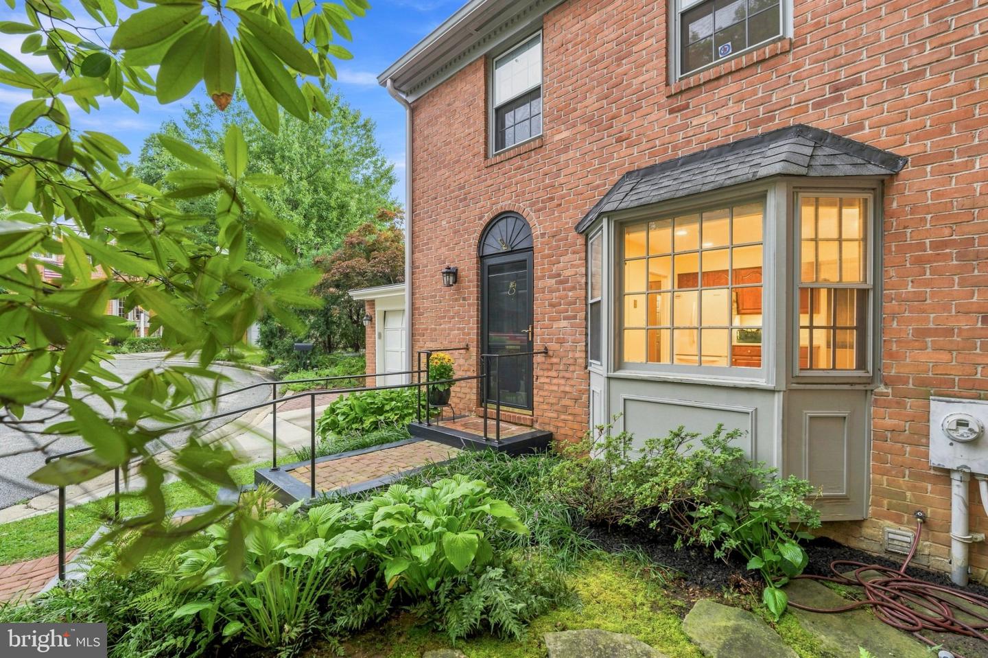6603 Weymouth Ct — photo