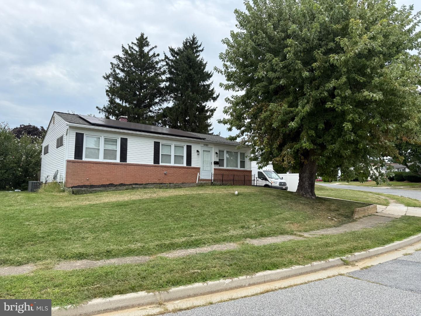 6909 Digby Rd — photo